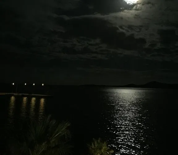 فندق Methanion Méthana